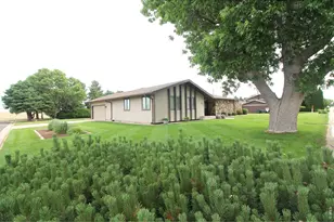 511 W Grant St, Haxtun, CO 80731 - Photo 4