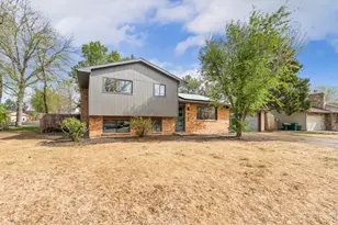 2124 Manchester Dr, Fort Collins, CO 80526 - Photo 2