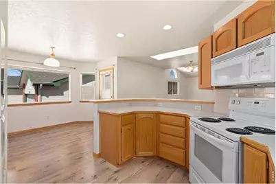 641 Radiant Dr, Loveland, CO 80538 - Photo 8
