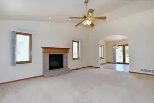 907 N 4th St, Johnstown, CO 80534 - Photo 4
