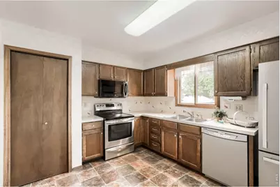 1621 Hoffman Dr, Loveland, CO 80538 - Photo 6