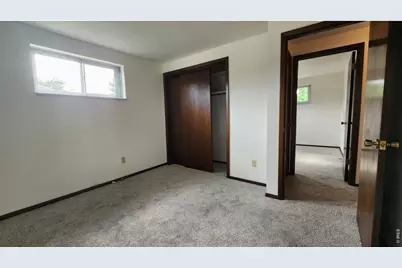 521 W 33rd St, Loveland, CO 80538 - Photo 16