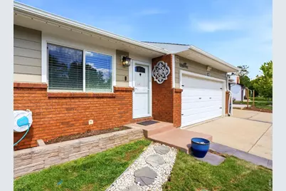 1864 Mount Sneffels St, Longmont, CO 80504 - Photo 2