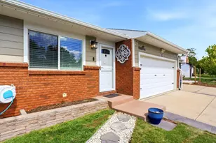1864 Mt Sneffels St, Longmont, CO 80504 - Photo 2