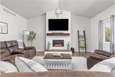 1905 Saddleback Dr, Milliken, CO 80543 - Photo 6