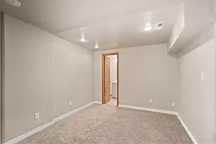 883 W 44th St, Loveland, CO 80538 - Photo 38