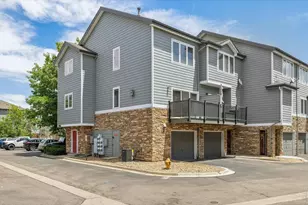 2761 W Riverwalk Cir, Littleton, CO 80123 - Photo 2