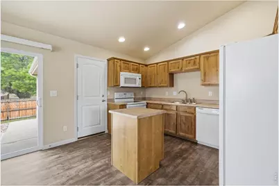 2235 Sopris Cir, Loveland, CO 80537 - Photo 10