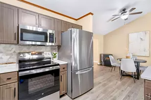 907 Shire Ct, Fort Collins, CO 80526 - Photo 8