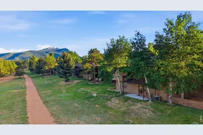 1130 Fairway Club Cir #2, Estes Park, CO 80517 - Photo 4