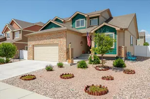 2584 Grizzly Pl, Johnstown, CO 80534 - Photo 2