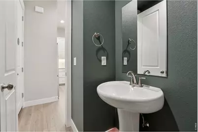 176 High Point Dr, Longmont, CO 80504 - Photo 10