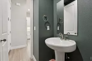 176 High Point Dr, Longmont, CO 80504 - Photo 10