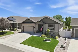 674 Vermilion Peak Dr, Windsor, CO 80550 - Photo 2