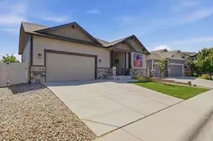674 Vermilion Peak Dr, Windsor, CO 80550 - Photo 4