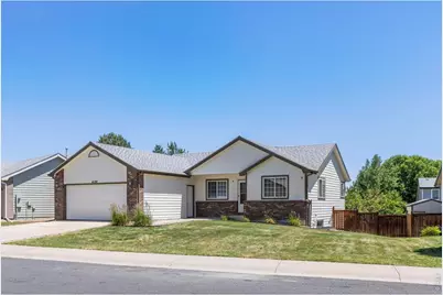 4138 Rockvale Dr, Loveland, CO 80538 - Photo 2