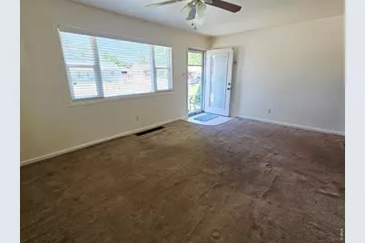 229 Logan St, Sterling, CO 80751 - Photo 4