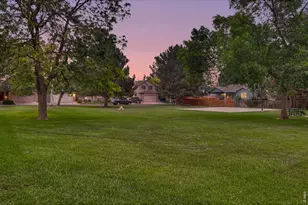229 E 42nd St, Loveland, CO 80538 - Photo 14