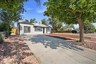 1902 Kenton St, Aurora, CO 80010 - Photo 2