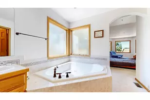 11727 Crystal View Ln, Longmont, CO 80504 - Photo 20