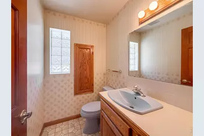 2224 Spindrift Dr, Longmont, CO 80503 - Photo 16