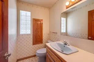 2224 Spindrift Dr, Longmont, CO 80503 - Photo 16