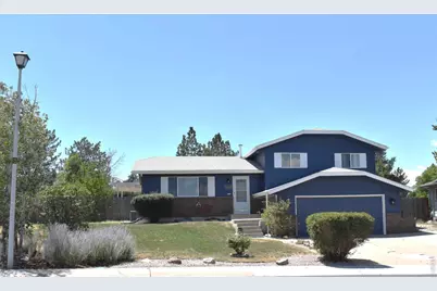 4422 W 9th St, Greeley, CO 80634 - Photo 2