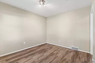 2060 Bennington Cir, Fort Collins, CO 80526 - Photo 6