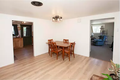 324 N 3rd Ave, Sterling, CO 80751 - Photo 6