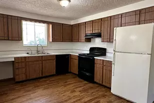 820 W 30th St, Loveland, CO 80538 - Photo 4