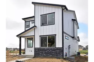 533 S 10th St, Berthoud, CO 80513 - Photo 2