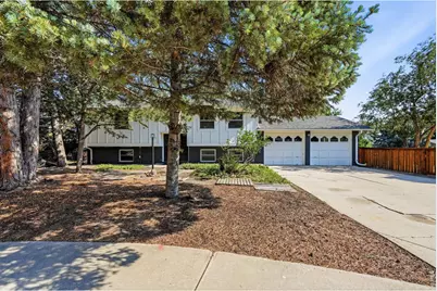 3525 Lakeview Cir, Longmont, CO 80503 - Photo 2
