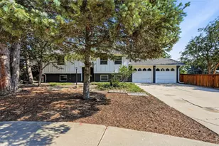 3525 Lakeview Cir, Longmont, CO 80503 - Photo 2