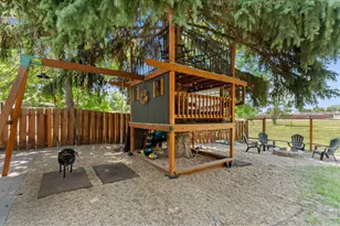 817 Parkview Dr, Fort Collins, CO 80525 - Photo 20