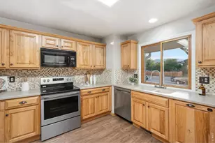 2242 Yorkshire St, Fort Collins, CO 80526 - Photo 8