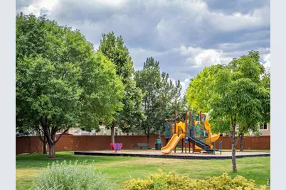 1925 Massachusetts St, Loveland, CO 80538 - Photo 38