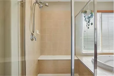 1614 Hallet Peak Dr, Longmont, CO 80503 - Photo 32
