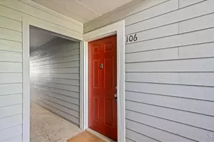3121 S Tamarac Dr, Denver, CO 80231 - Photo 2