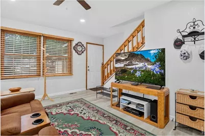 404 Mulberry Dr, Loveland, CO 80538 - Photo 2