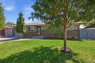4 S Gay Dr, Longmont, CO 80501 - Photo 2