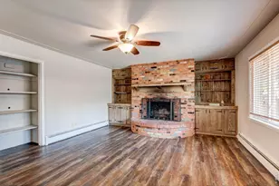 1827 Collyer St, Longmont, CO 80501 - Photo 2