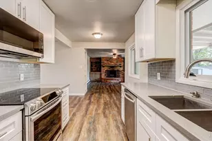 1827 Collyer St, Longmont, CO 80501 - Photo 4
