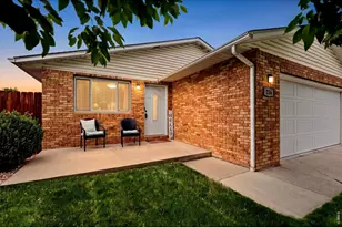 216 Chestnut St, Windsor, CO 80550 - Photo 2
