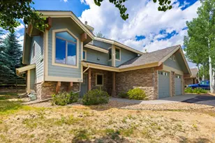 861 Crabapple Ln, Estes Park, CO 80517 - Photo 2