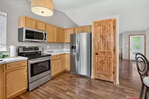 1730 E 7th St, Loveland, CO 80537 - Photo 6