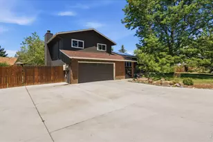 5217 Greenview Dr, Fort Collins, CO 80525 - Photo 2