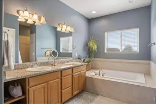 3433 Cottonwood Cir, Longmont, CO 80504 - Photo 14