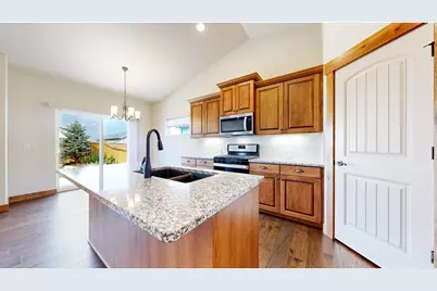 306 Dorothy Dr, Berthoud, CO 80513 - Photo 8