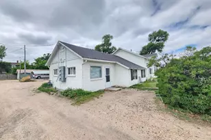 221 Hamilton St, Sterling, CO 80751 - Photo 2
