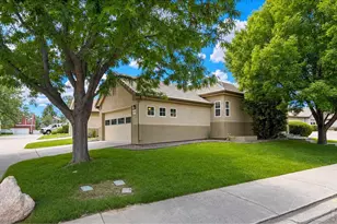 3963 Da Vinci Dr, Longmont, CO 80503 - Photo 2